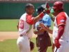 Las Tunas presiona a Industriales tras doble victoria en la Liga Élite del Béisbol Cubano.